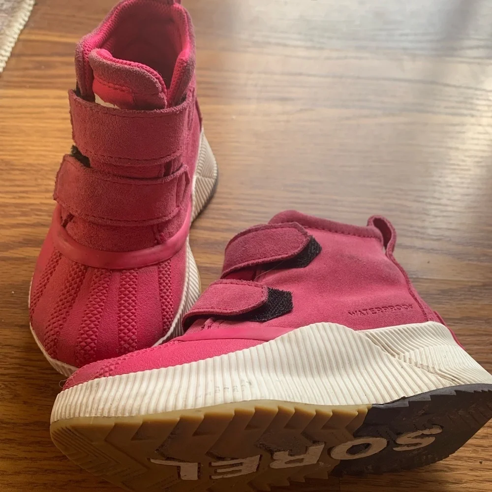 Sorel Kids Pink Waterproof High-Top Boots Shoes Size 8 Snow Shoes Footwear